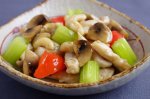 Курица с кешью / Chicken with cashew nuts